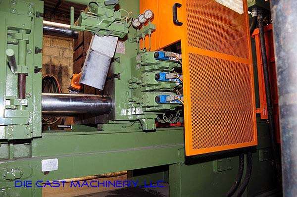 Detailed Pictures of Italpresse Cold Chamber Die Casting Machine DCMP-2237
