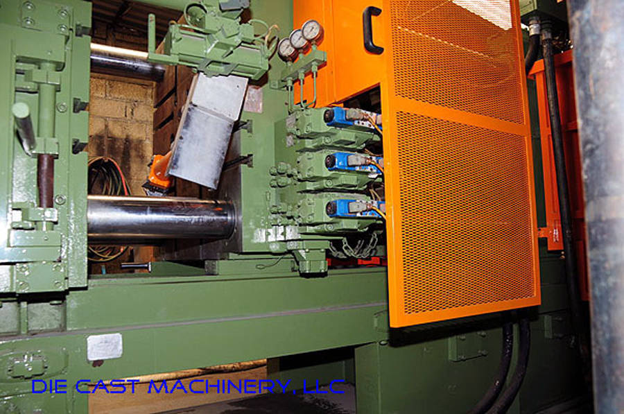 Detailed Pictures of Italpresse Cold Chamber Die Casting Machine DCMP-2237