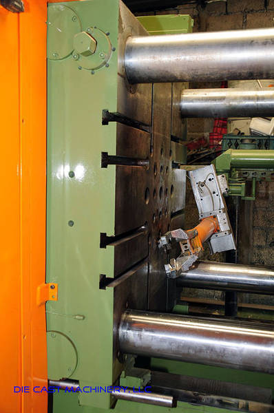 Detailed Pictures of Italpresse Cold Chamber Die Casting Machine DCMP-2237