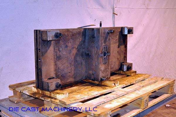 Detailed Pictures of DME Heavy Duty, Double Unit, Hot Chamber Zinc master unit die holder DCMP-2807