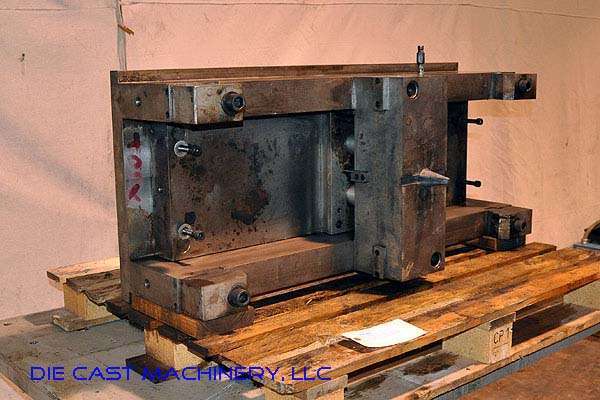 Detailed Pictures of DME Heavy Duty, Double Unit, Hot Chamber Zinc master unit die holder DCMP-2807