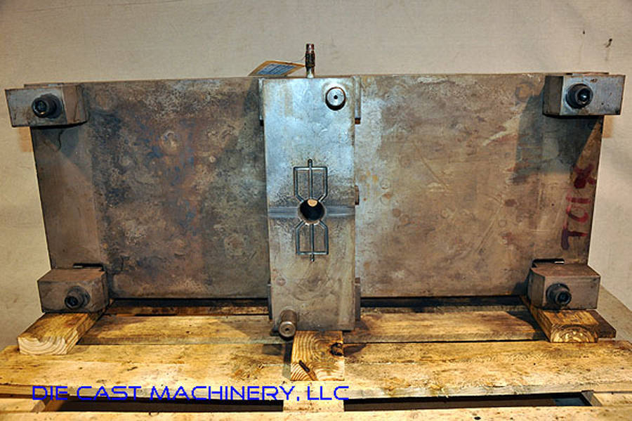 Detailed Pictures of DME Heavy Duty, Double Unit, Hot Chamber Zinc master unit die holder DCMP-2807