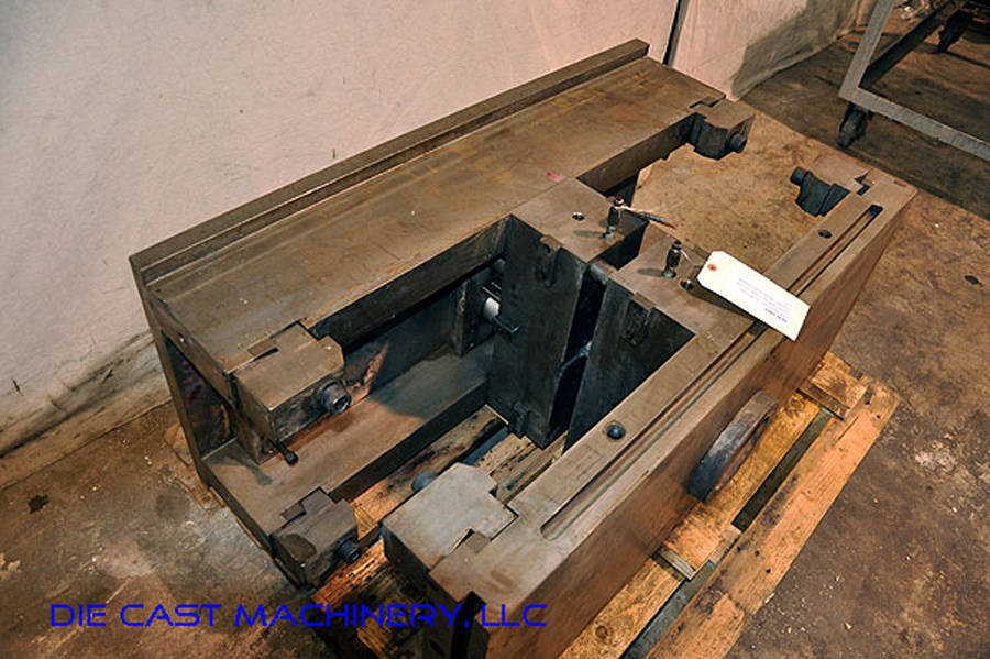Detailed Pictures of DME Heavy Duty, Double Unit, Hot Chamber Zinc master unit die holder DCMP-2807