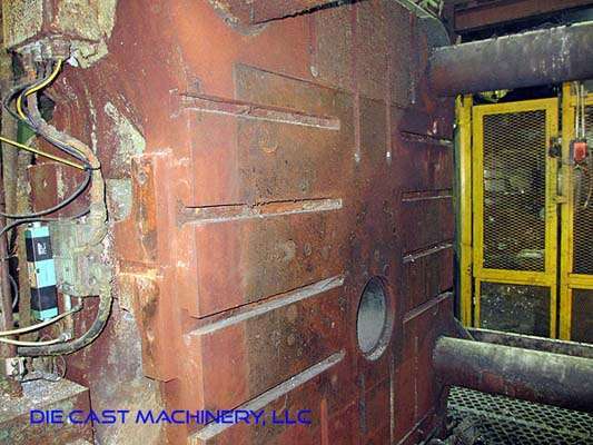 Detailed Pictures of Toshiba Cold Chamber Die Casting Machine DCMP-2964