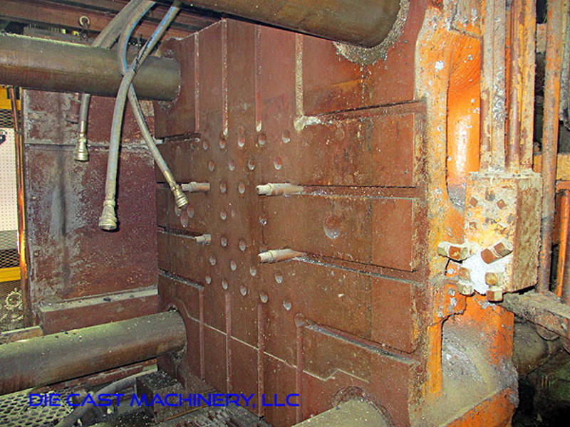 Detailed Pictures of Toshiba Cold Chamber Die Casting Machine DCMP-2964