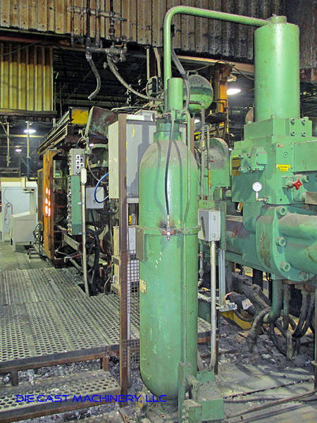 Detailed Pictures of Toshiba Cold Chamber Die Casting Machine DCMP-2964