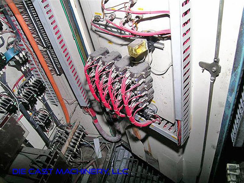 Detailed Pictures of Toshiba Cold Chamber Die Casting Machine DCMP-2990