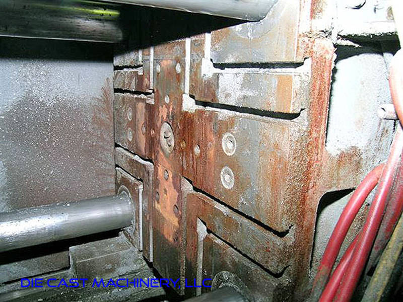 Detailed Pictures of Toshiba Cold Chamber Die Casting Machine DCMP-2990