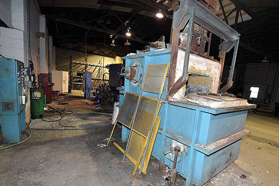 Detailed Pictures of FW Schaefer Wet Bath Aluminum Melting Furnace DCMP-3024