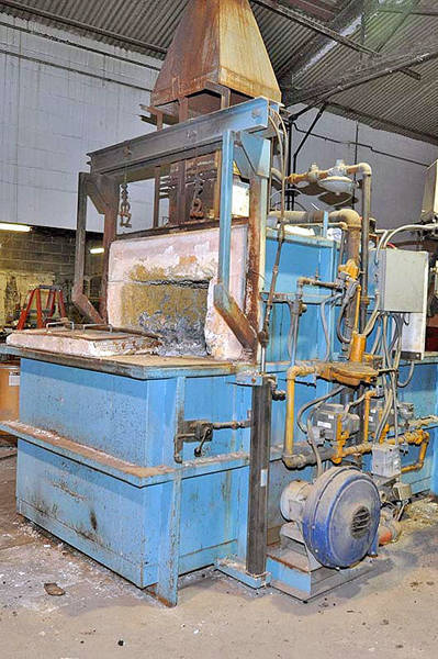 Detailed Pictures of FW Schaefer Wet Bath Aluminum Melting Furnace DCMP-3024