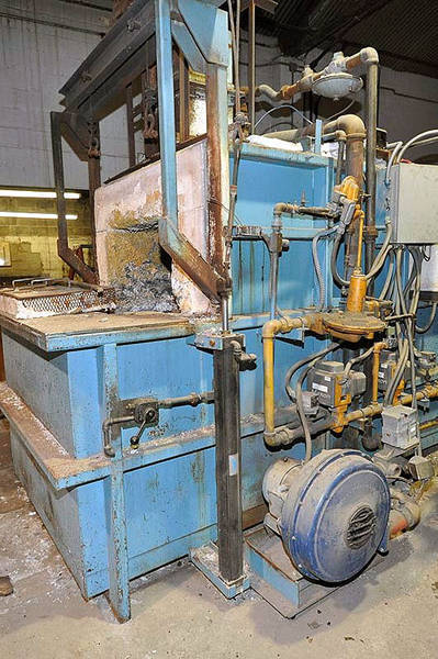 Detailed Pictures of FW Schaefer Wet Bath Aluminum Melting Furnace DCMP-3024
