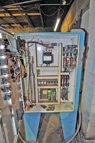 Detailed Pictures of FW Schaefer Wet Bath Aluminum Melting Furnace DCMP-3024