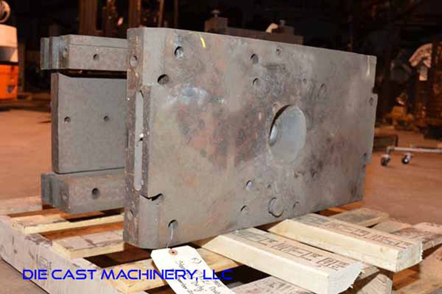 Detailed Pictures of DME Standard Duty, Double Unit, Hot Chamber Zinc master unit die holder DCMP-3489