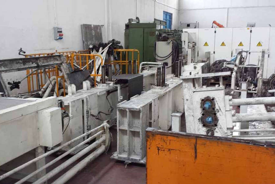 Detailed Pictures of Ube Squeeze Cast Die Casting Machine DCMP-3593