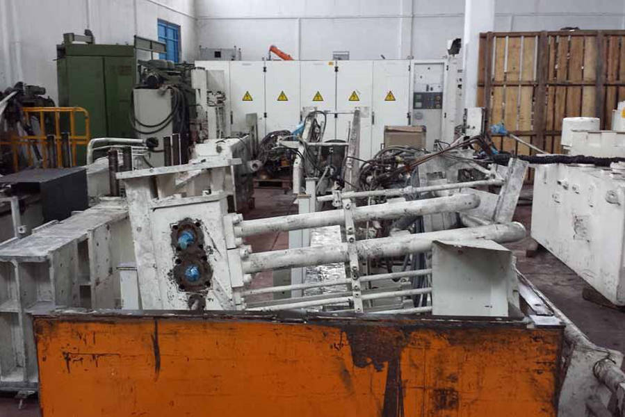 Detailed Pictures of Ube Squeeze Cast Die Casting Machine DCMP-3593