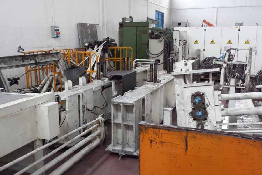 Detailed Pictures of Ube Squeeze Cast Die Casting Machine DCMP-3593
