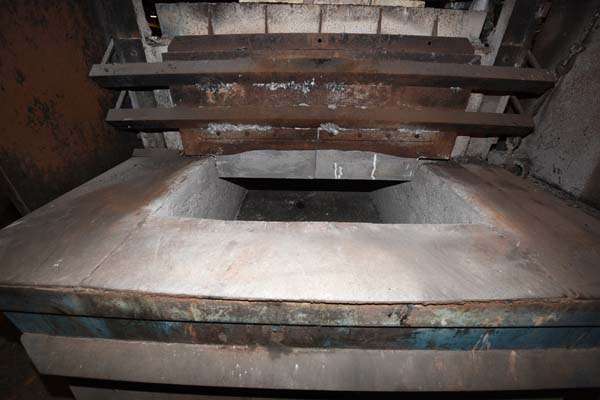 Detailed Pictures of FW Schaefer Wet Bath Aluminum Melting Furnace DCMP-3632