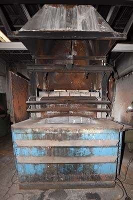 Detailed Pictures of FW Schaefer Wet Bath Aluminum Melting Furnace DCMP-3632