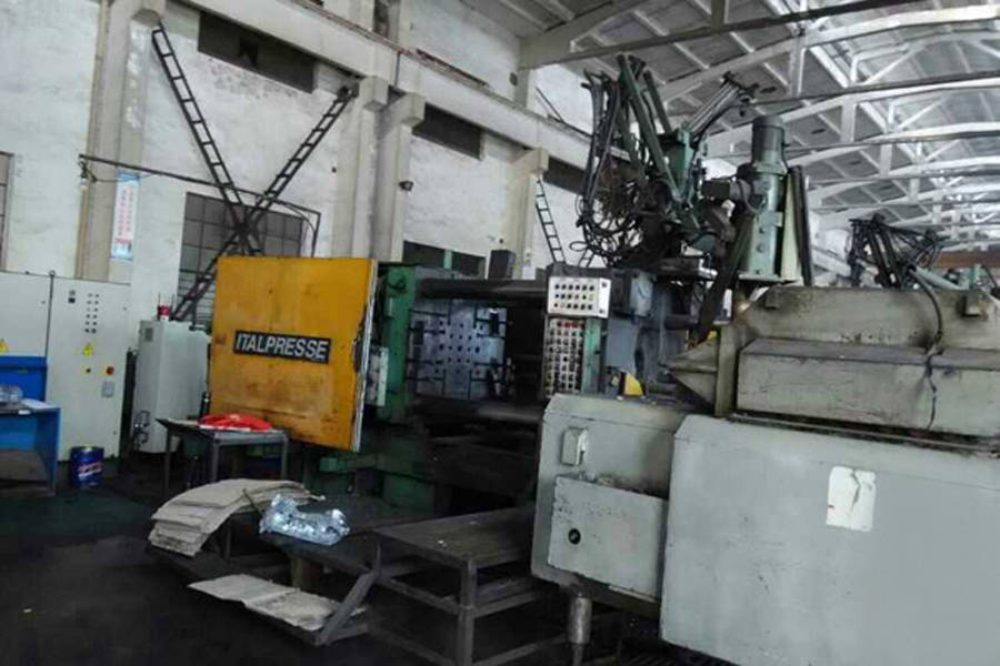 Detailed Pictures of Italpresse Cold Chamber Die Casting Machine DCMP-3634