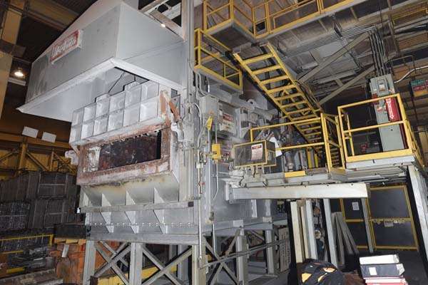 Detailed Pictures of Modern Equipment Stack Melting & Holding Furnace DCMP-3653