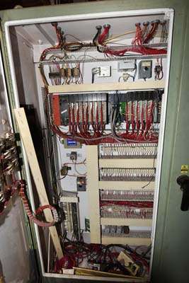 Detailed Pictures of Modern Equipment Stack Melting & Holding Furnace DCMP-3653