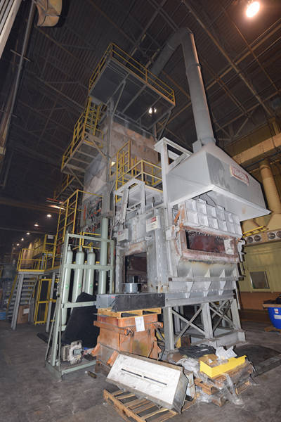 Detailed Pictures of Modern Equipment Stack Melting & Holding Furnace DCMP-3653