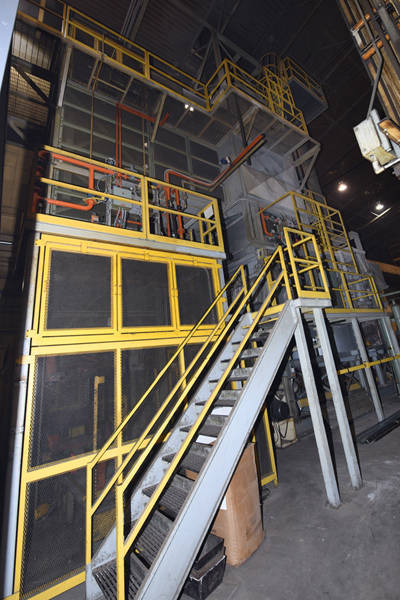 Detailed Pictures of Modern Equipment Stack Melting & Holding Furnace DCMP-3653