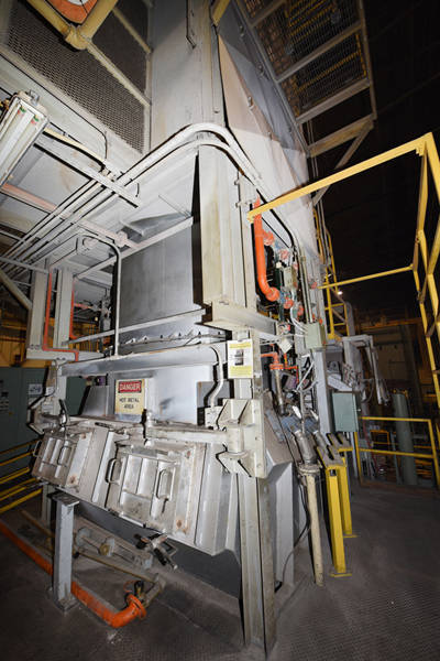 Detailed Pictures of Modern Equipment Stack Melting & Holding Furnace DCMP-3653