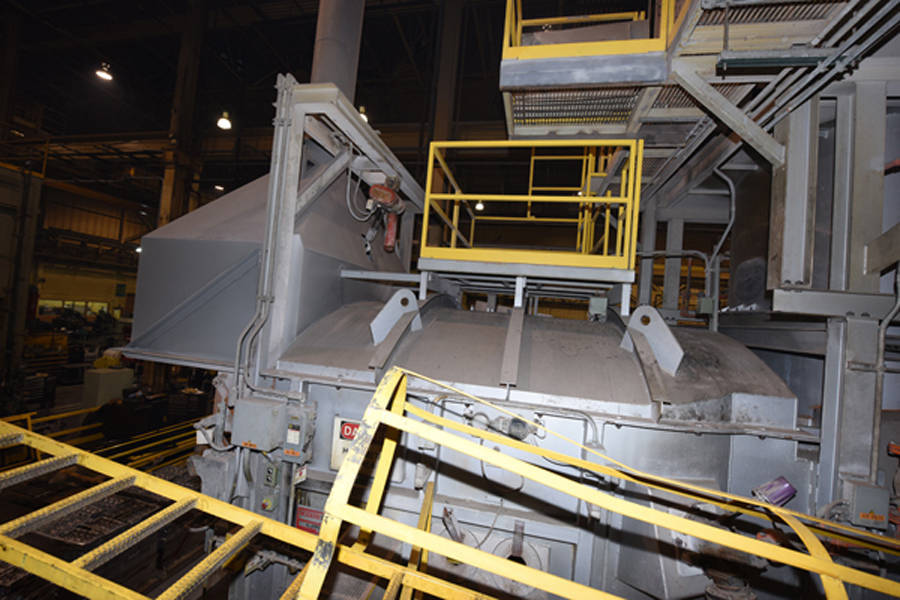 Detailed Pictures of Modern Equipment Stack Melting & Holding Furnace DCMP-3653