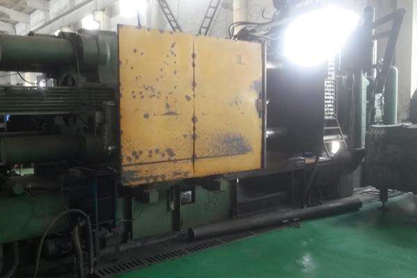 Detailed Pictures of Italpresse Cold Chamber Die Casting Machine DCMP-3733
