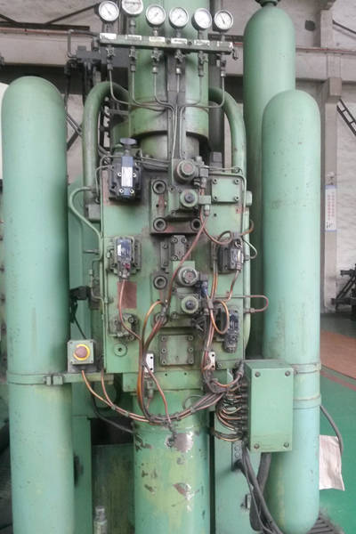 Detailed Pictures of Italpresse Cold Chamber Die Casting Machine DCMP-3733