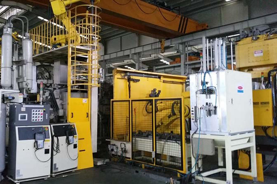 Detailed Pictures of Ube Cold Chamber Die Casting Machine DCMP-3780