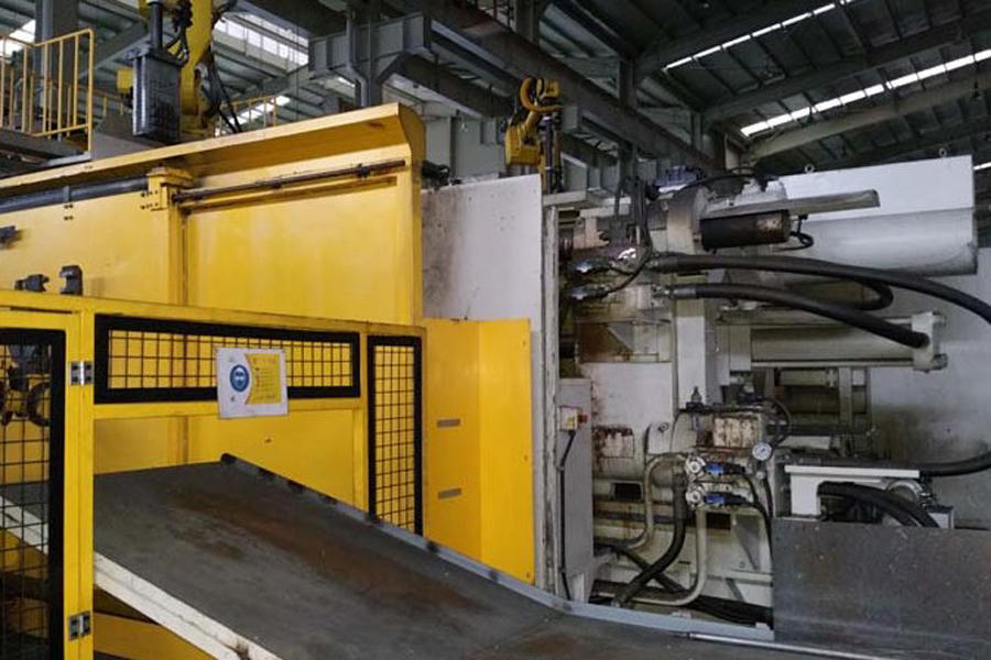 Detailed Pictures of Ube Cold Chamber Die Casting Machine DCMP-3780
