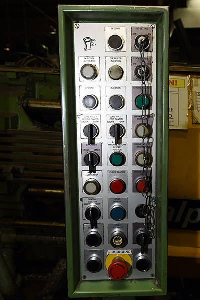 Detailed Pictures of Italpresse Hot Chamber Die Casting Machine DCMP-3826