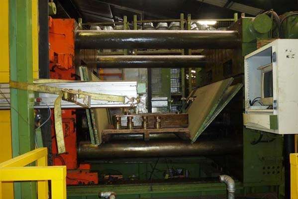 Detailed Pictures of Buhler Cold Chamber Die Casting Machine DCMP-3958