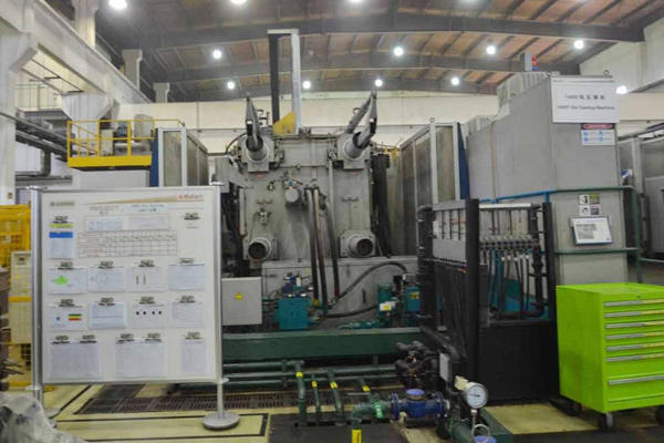 Detailed Pictures of Buhler Cold Chamber Die Casting Machine DCMP-4020