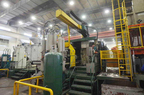 Detailed Pictures of Buhler Cold Chamber Die Casting Machine DCMP-4020