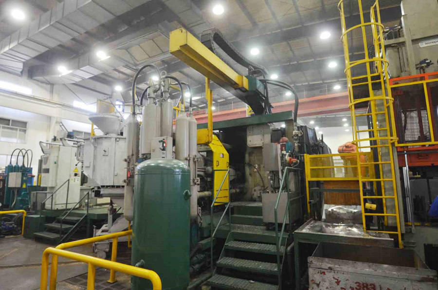 Detailed Pictures of Buhler Cold Chamber Die Casting Machine DCMP-4020