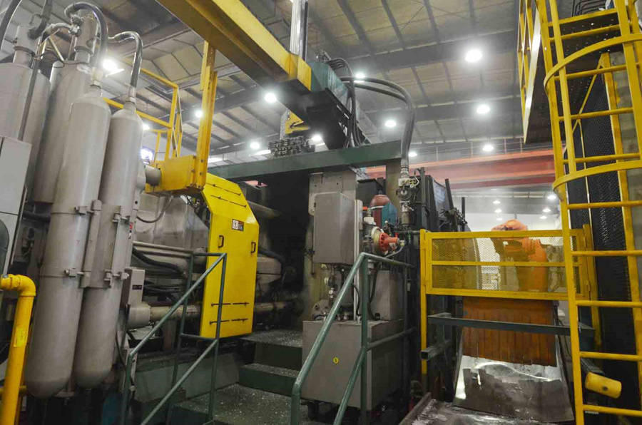 Detailed Pictures of Buhler Cold Chamber Die Casting Machine DCMP-4020