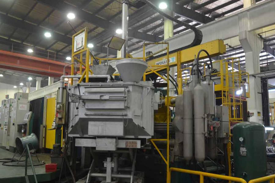 Detailed Pictures of Buhler Cold Chamber Die Casting Machine DCMP-4020