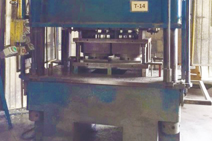Detailed Pictures of Dake Corporation Vertical Die Cast Trimming Press DCMP-4048