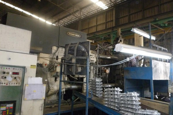 Detailed Pictures of Toshiba Cold Chamber Die Casting Machine DCMP-4130