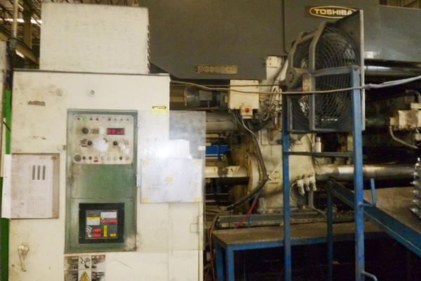 Detailed Pictures of Toshiba Cold Chamber Die Casting Machine DCMP-4130