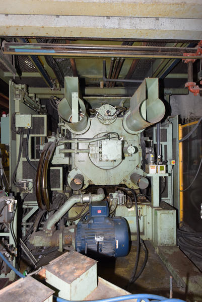 Detailed Pictures of Ube Cold Chamber Die Casting Machine DCMP-4133