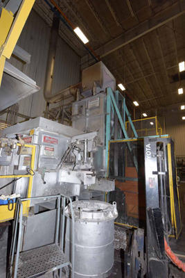Detailed Pictures of Modern Equipment Stack Melting & Holding Furnace DCMP-4143