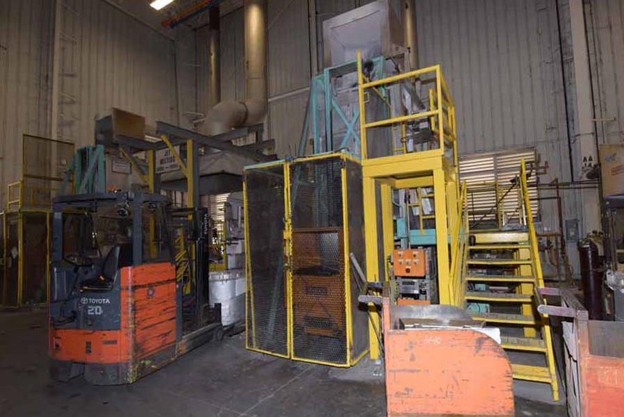 Detailed Pictures of Modern Equipment Stack Melting & Holding Furnace DCMP-4143