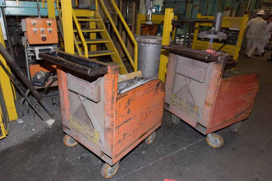 Detailed Pictures of Modern Equipment Stack Melting & Holding Furnace DCMP-4143