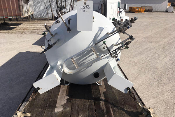 Picture of Chart Industries Inc Cryogenic Bulk Storage Tank for Liquid Nitrogen, Liquid Argon, Liquid Oxygen, Vertical, Vacuum Jacketed, Stainless Steel DCMP-4150
