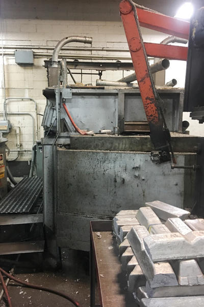 Detailed Pictures of FW Schaefer Electric Glow Bar Reverb Wet Bath Stationary Aluminum Melting Furnace DCMP-4228