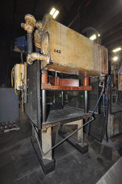 Detailed Pictures of Die Cast Press Trim Press Vertical Die Cast Trimming Press DCMP-4333